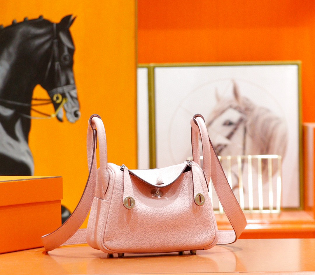 Hermès（爱马仕）Lindy 琳迪包 奶昔粉 Togo 全手缝 银扣 20cm