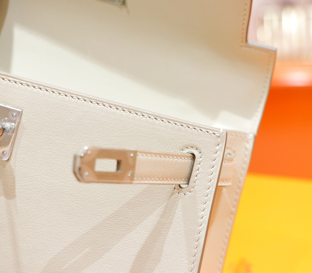 Hermès（爱马仕）Minikelly 迷你凯莉 奶昔白 Swift 全手缝 银扣 22cm 晚宴包