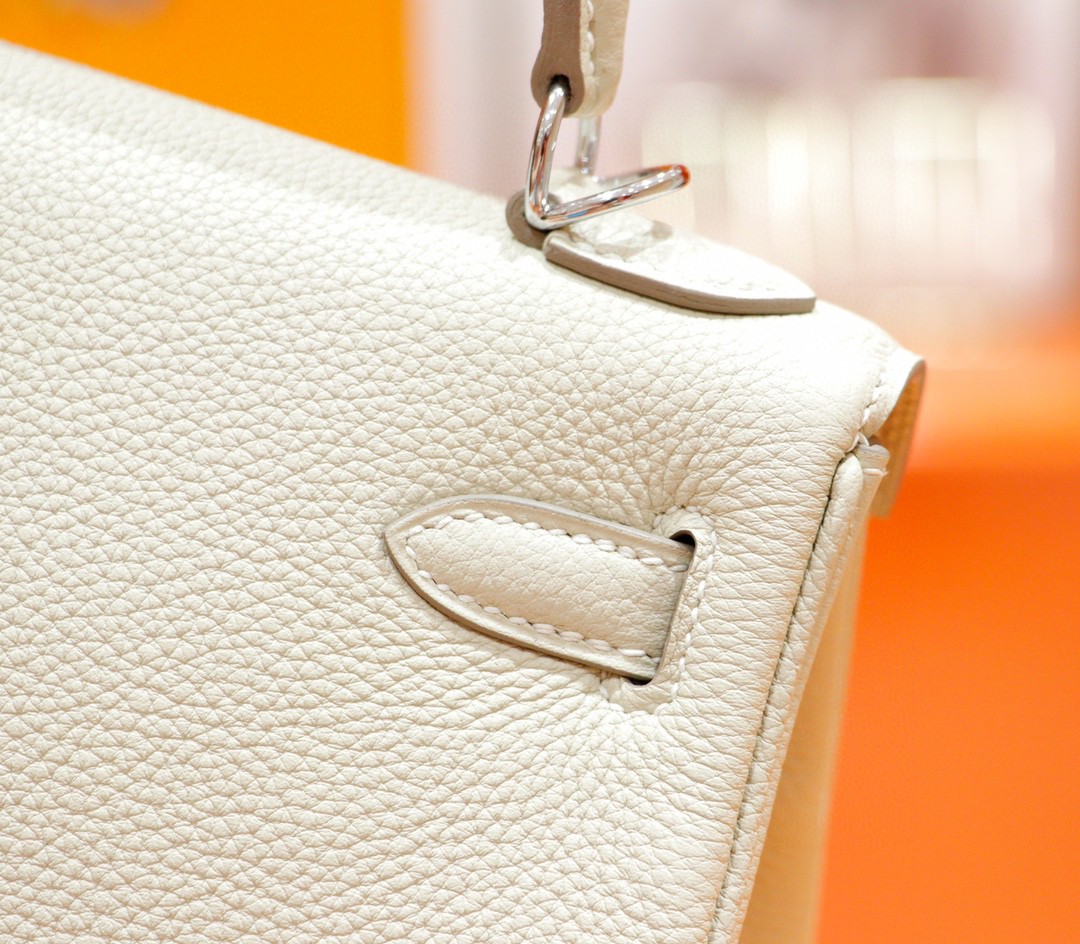Hermès（爱马仕）Kelly 凯莉包 奶昔白 Togo 全手缝 银扣 25cm