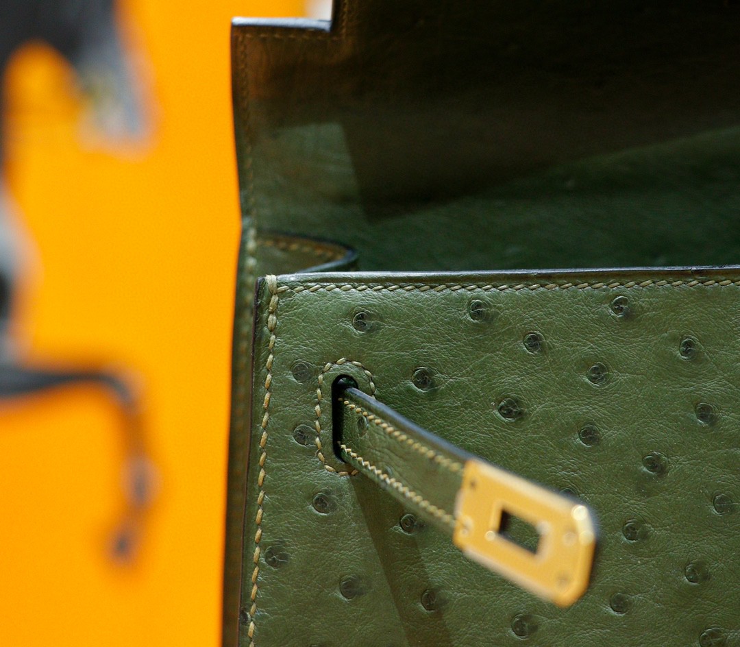 Hermès（爱马仕）Kelly 凯莉包 军绿色 南非鸵鸟皮 全手缝 金扣 25cm