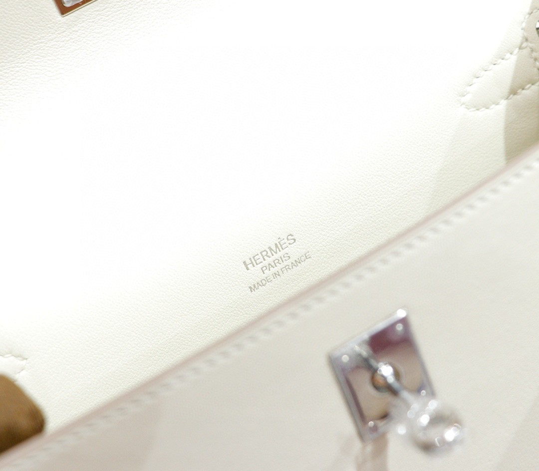 Hermès（爱马仕）Minikelly 迷你凯莉 奶昔白 Swift 全手缝 银扣 22cm 晚宴包
