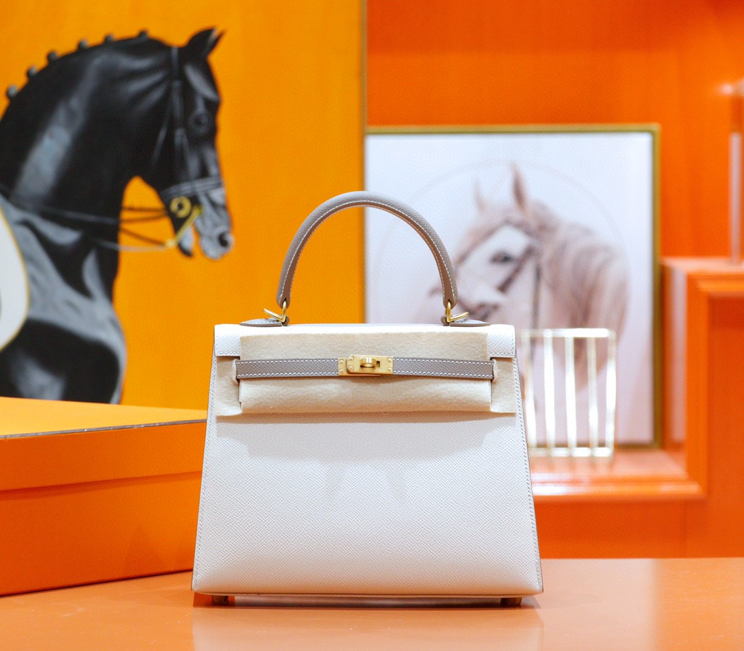 Hermès（爱马仕）Kelly 凯莉包 奶昔白拼海鸥灰 Epsom 全手缝 磨砂扣 25cm