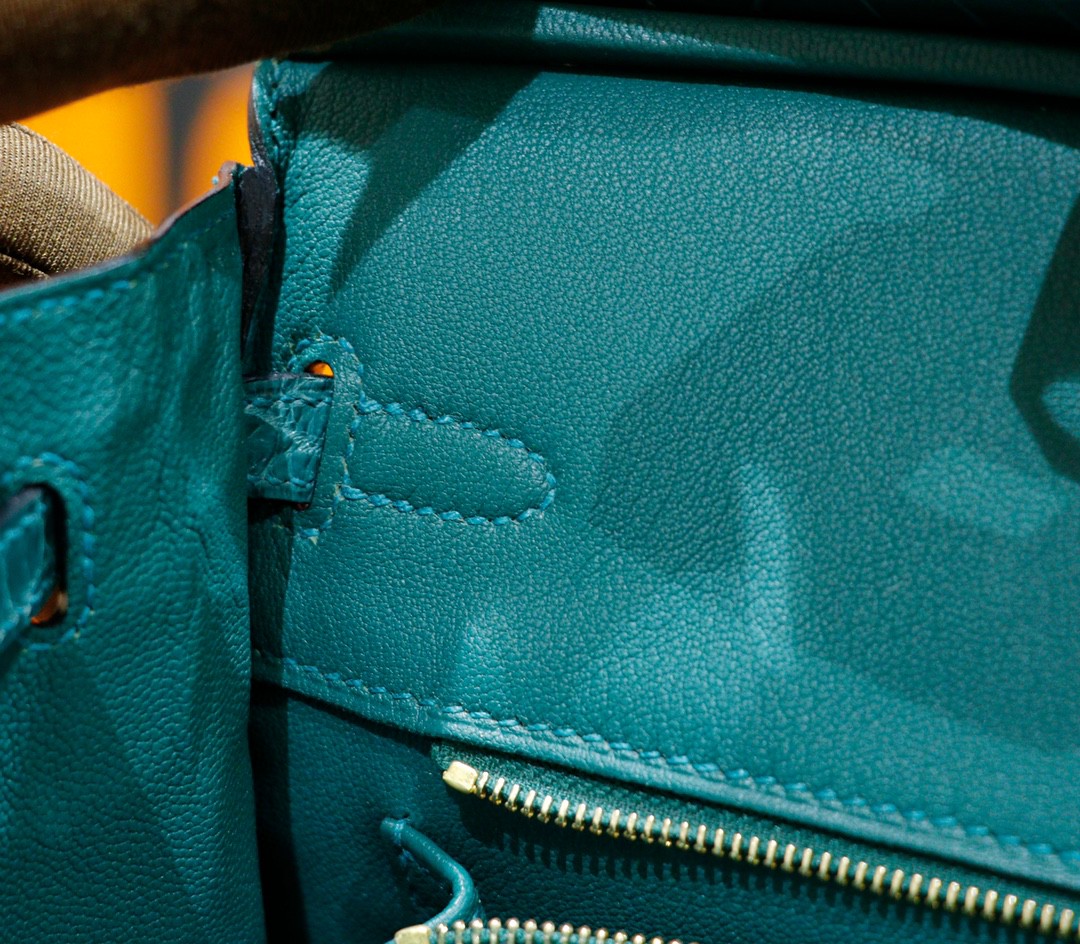 Hermès（爱马仕）Birkin 铂金包 维罗纳绿 亮面鳄鱼皮 金扣 25cm