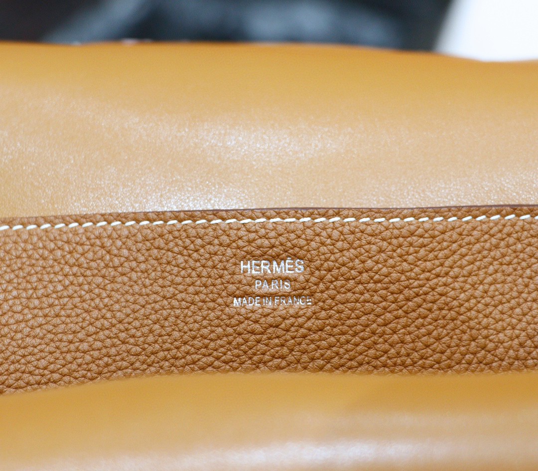 Hermès（爱马仕）Halzan 金棕 Evercolor 全手缝 银扣 31cm