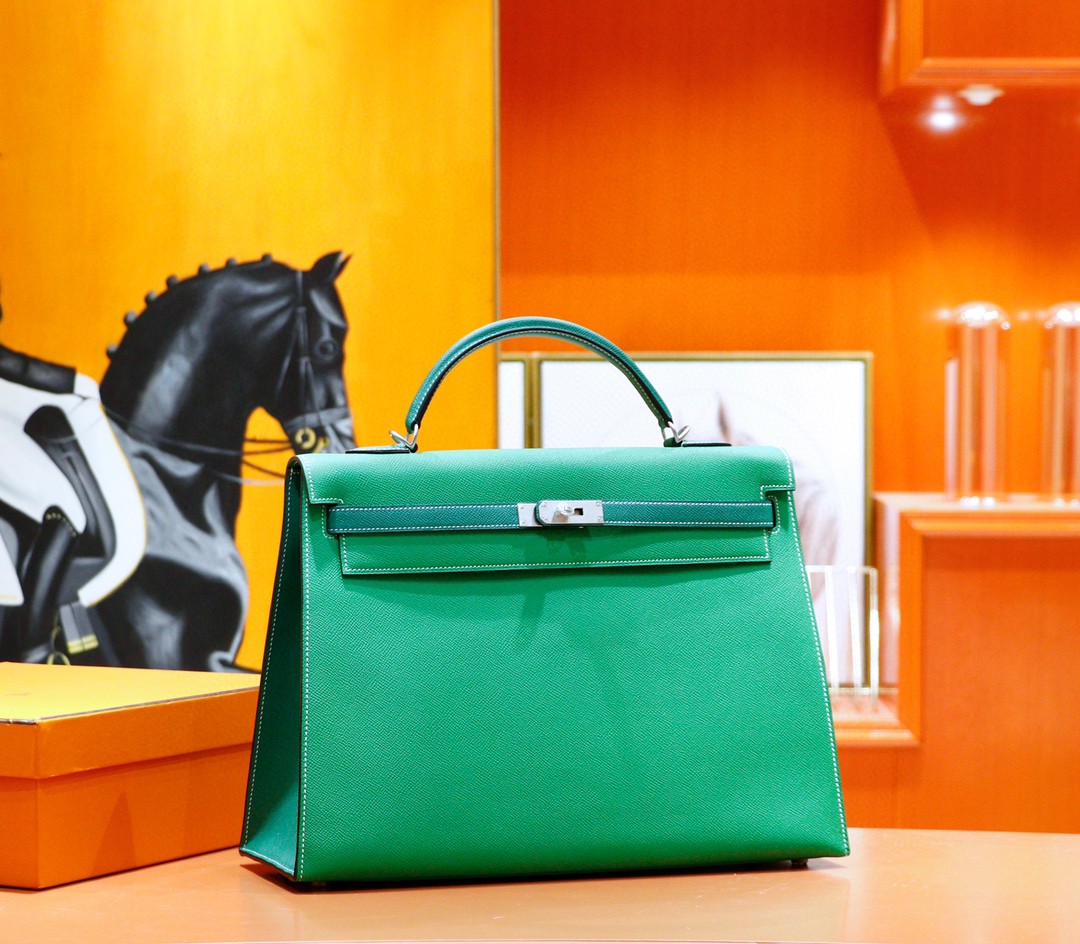 Hermès（爱马仕）Kelly 凯莉包 竹子绿拼丝绒绿 Epsom 全手缝 磨砂 银扣 40cm