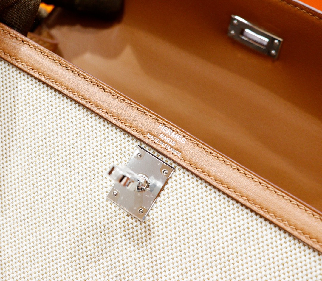 Hermès（爱马仕）Kelly 凯莉包 金棕色 Swift拼原版帆布 订制款 银扣 25cm