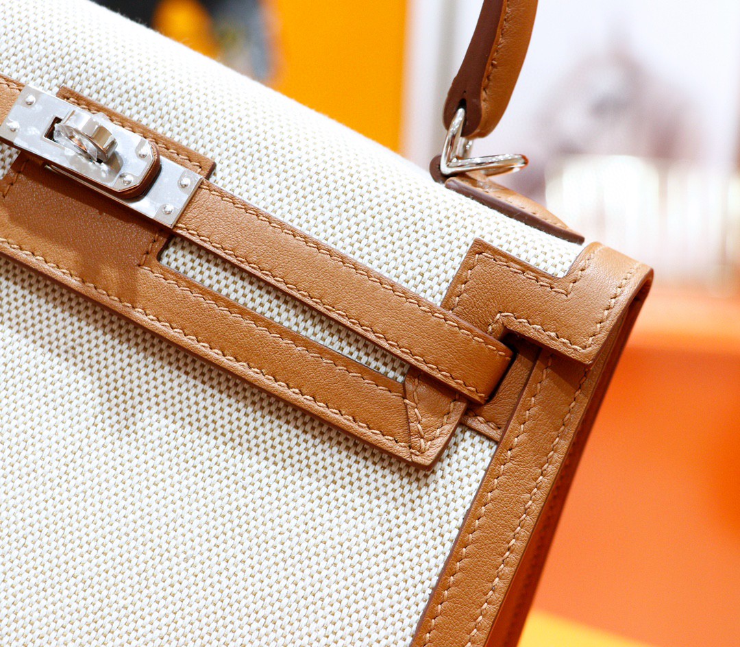 Hermès（爱马仕）Kelly 凯莉包 金棕色 Swift拼原版帆布 订制款 银扣 25cm
