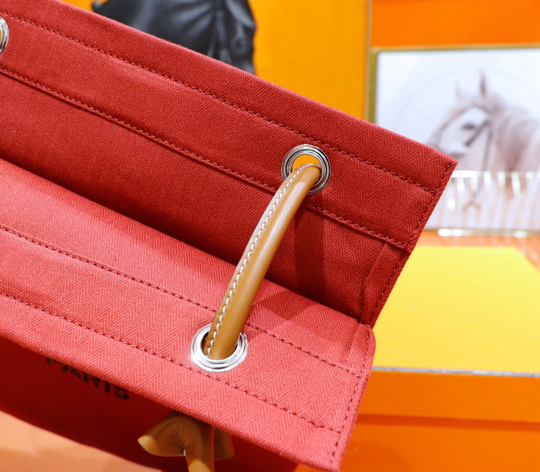 Hermès（爱马仕）Aline 酒红色 原版帆布拼Swift 银扣