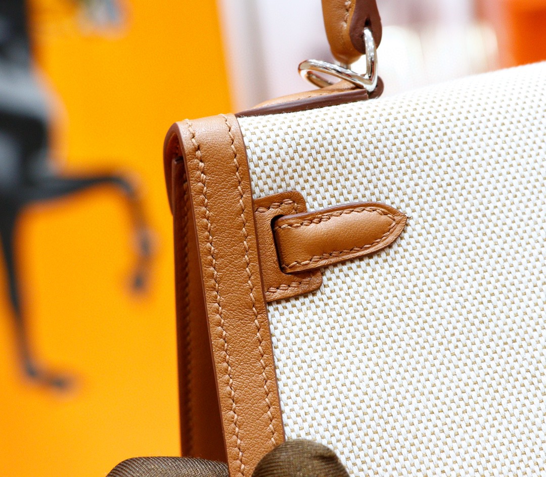 Hermès（爱马仕）Kelly 凯莉包 金棕色 Swift拼原版帆布 订制款 银扣 25cm