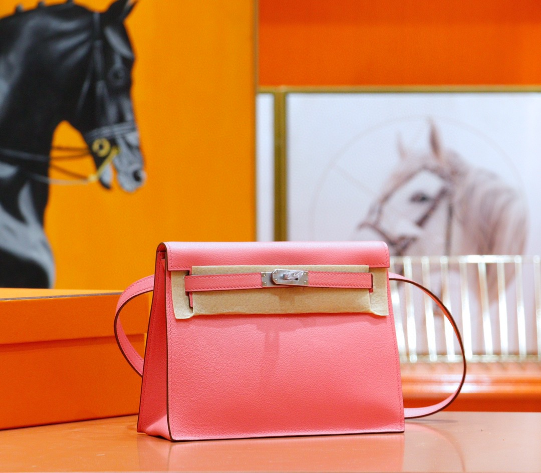 Hermès（爱马仕）Kelly danse 跳舞包 唇膏粉 Evercolor 全手缝 银扣