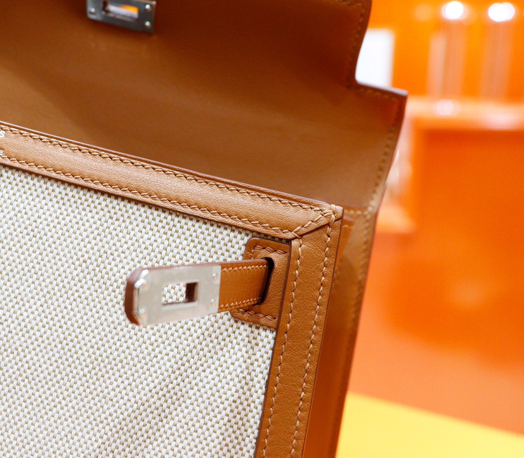 Hermès（爱马仕）Kelly 凯莉包 金棕色 Swift拼原版帆布 订制款 银扣 25cm