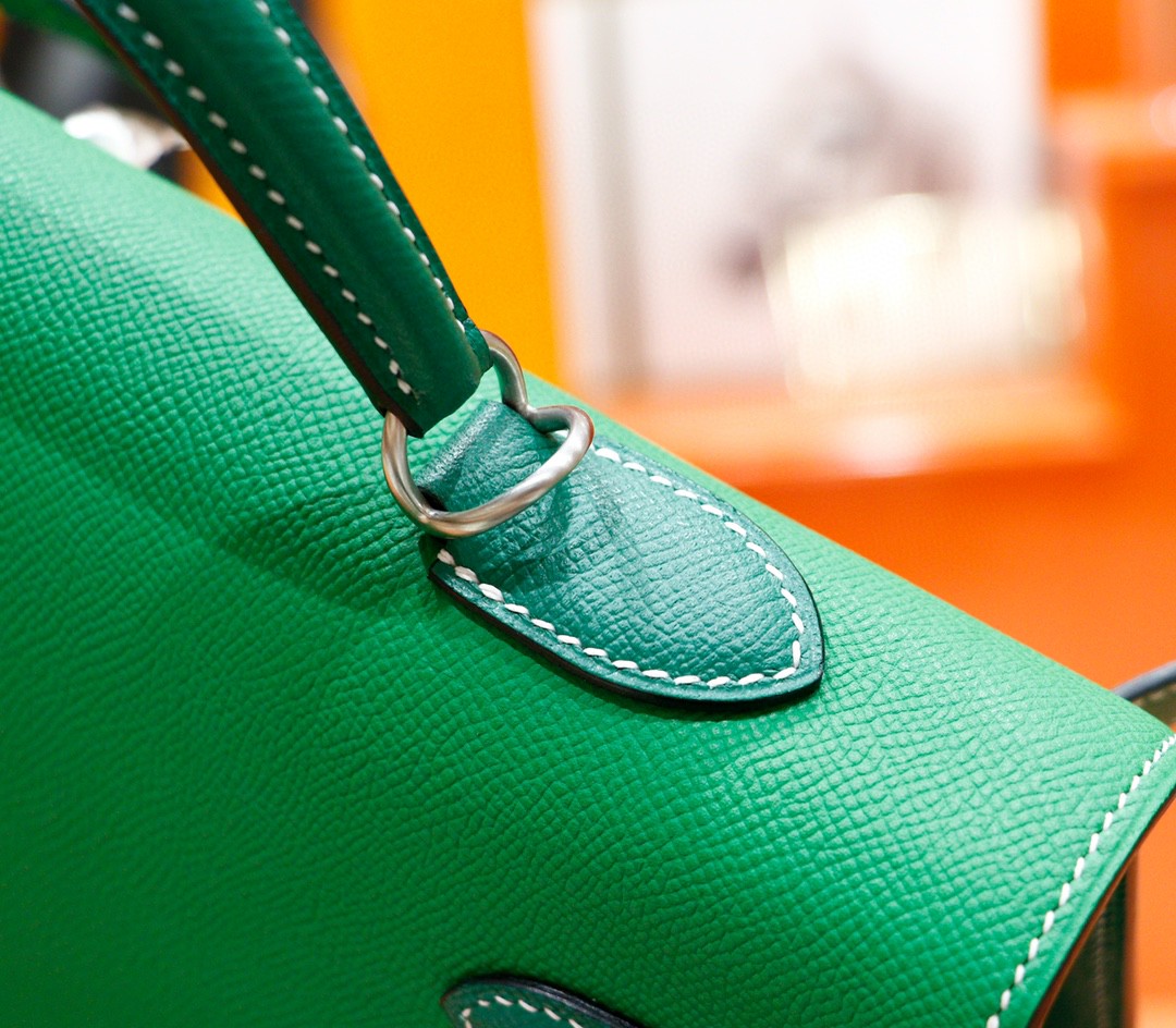 Hermès（爱马仕）Kelly 凯莉包 竹子绿拼丝绒绿 Epsom 全手缝 磨砂 银扣 40cm