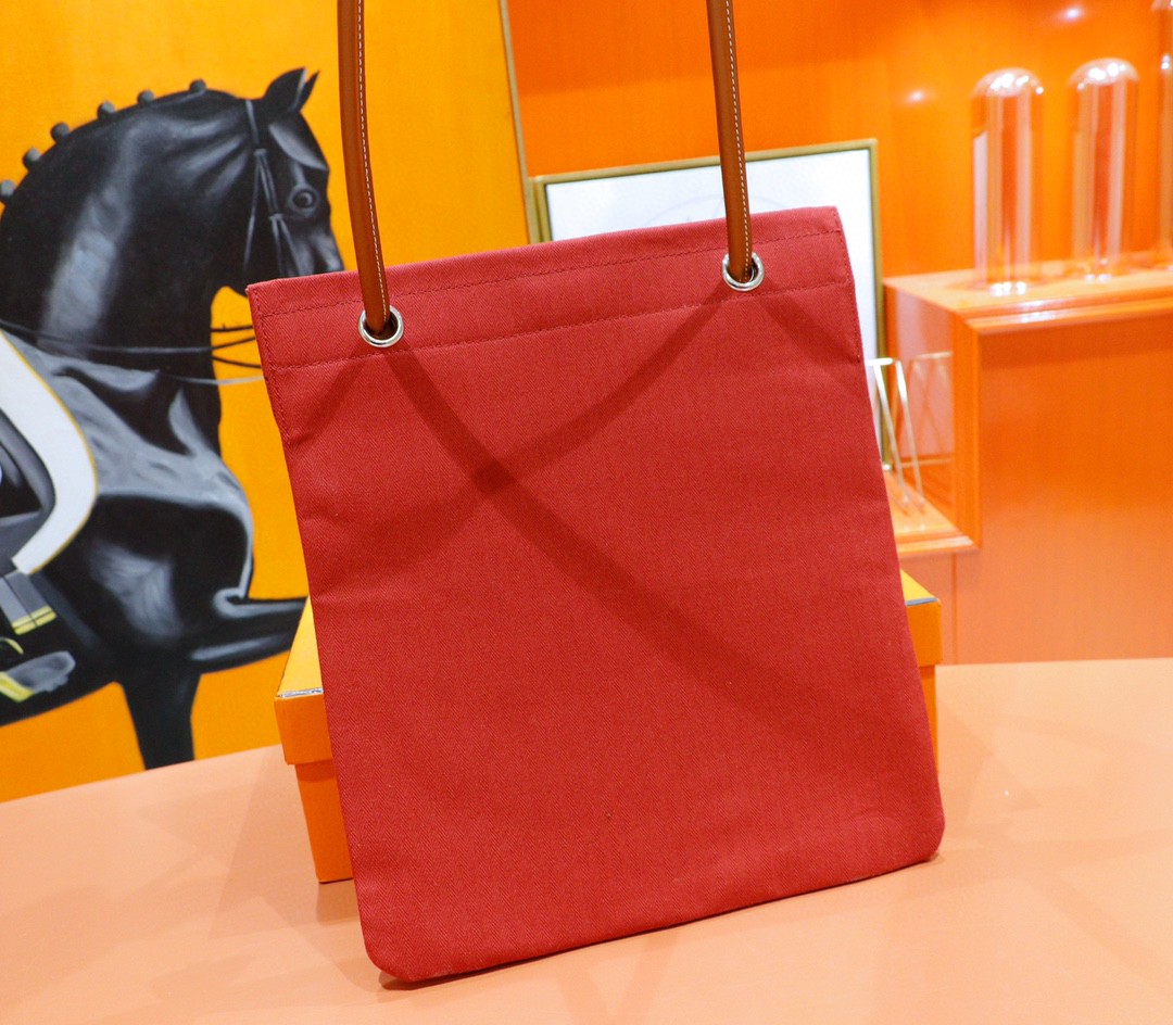 Hermès（爱马仕）Aline 酒红色 原版帆布拼Swift 银扣