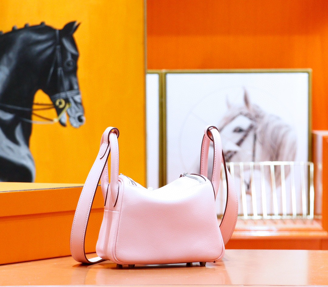 Hermès（爱马仕）Lindy 迷你琳迪 奶昔粉 swift 全手缝 银扣 20cm