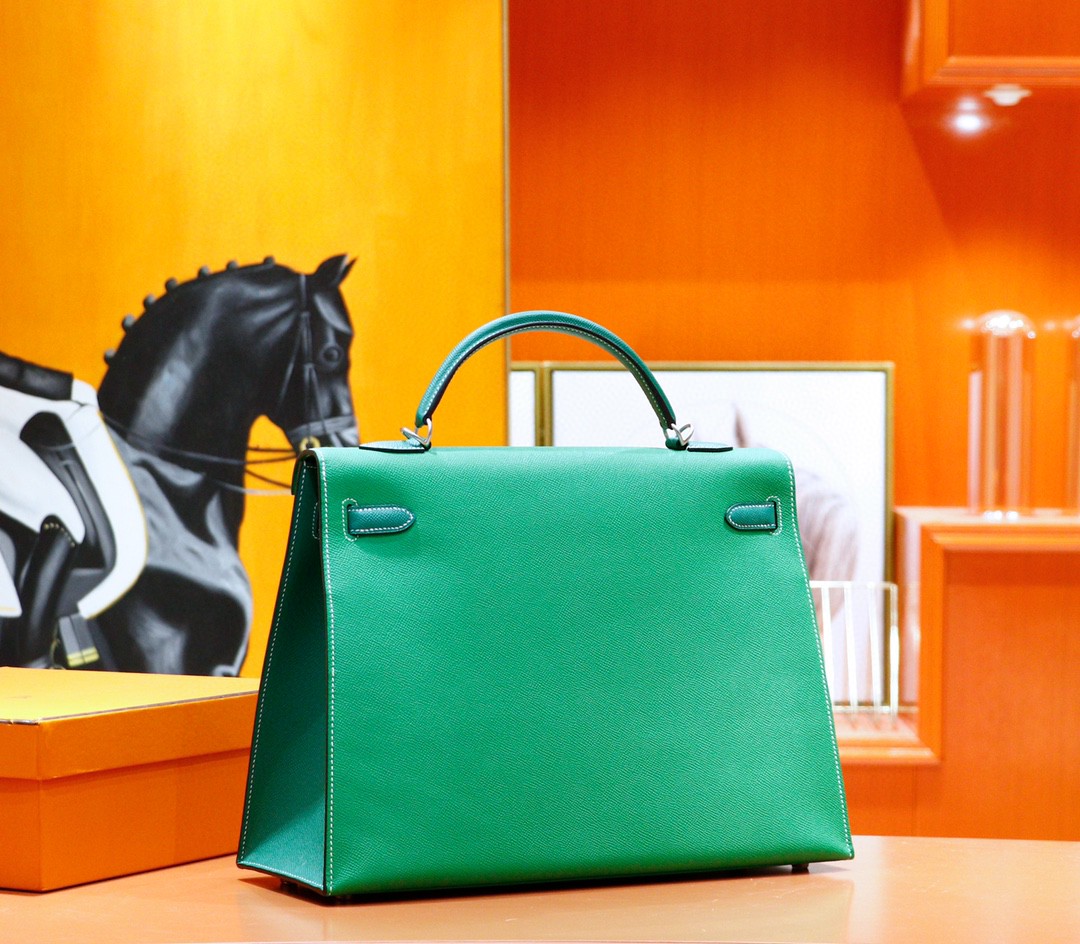 Hermès（爱马仕）Kelly 凯莉包 竹子绿拼丝绒绿 Epsom 全手缝 磨砂 银扣 40cm