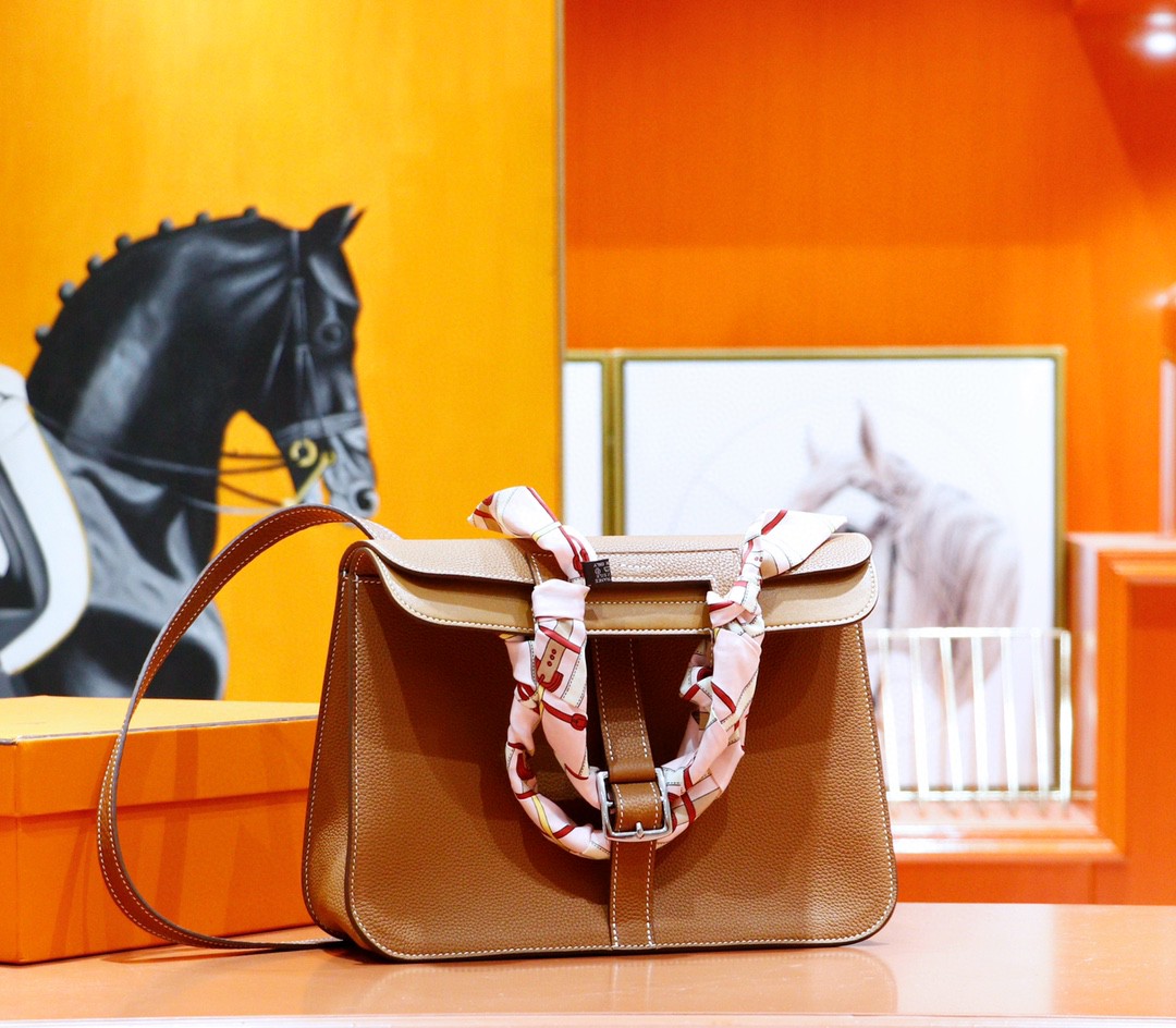 Hermès（爱马仕）Halzan 金棕 Evercolor 全手缝 银扣 31cm