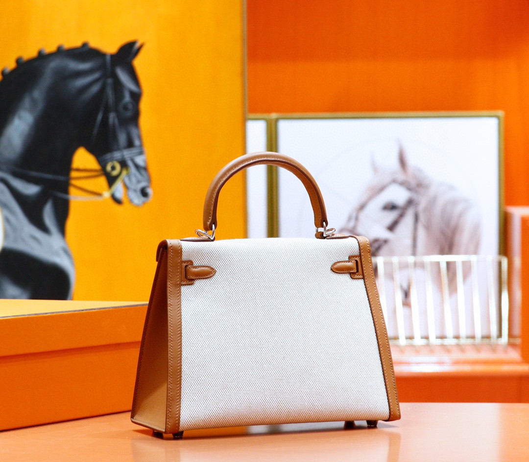 Hermès（爱马仕）Kelly 凯莉包 金棕色 Swift拼原版帆布 订制款 银扣 25cm