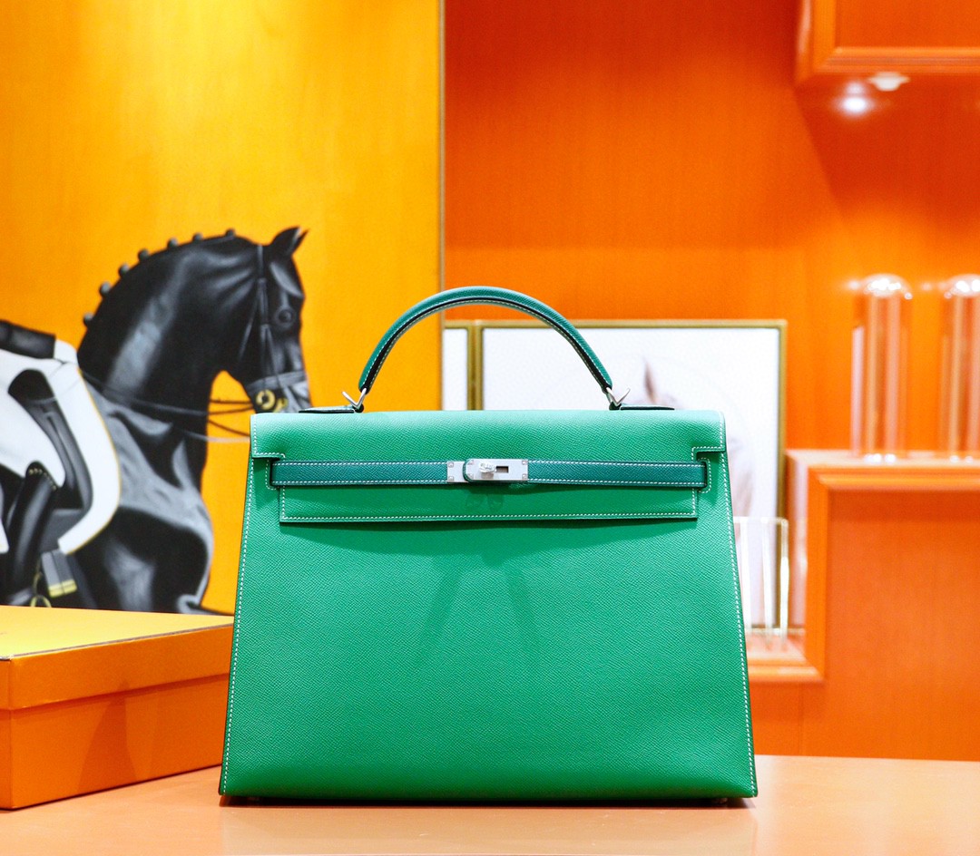 Hermès（爱马仕）Kelly 凯莉包 竹子绿拼丝绒绿 Epsom 全手缝 磨砂 银扣 40cm