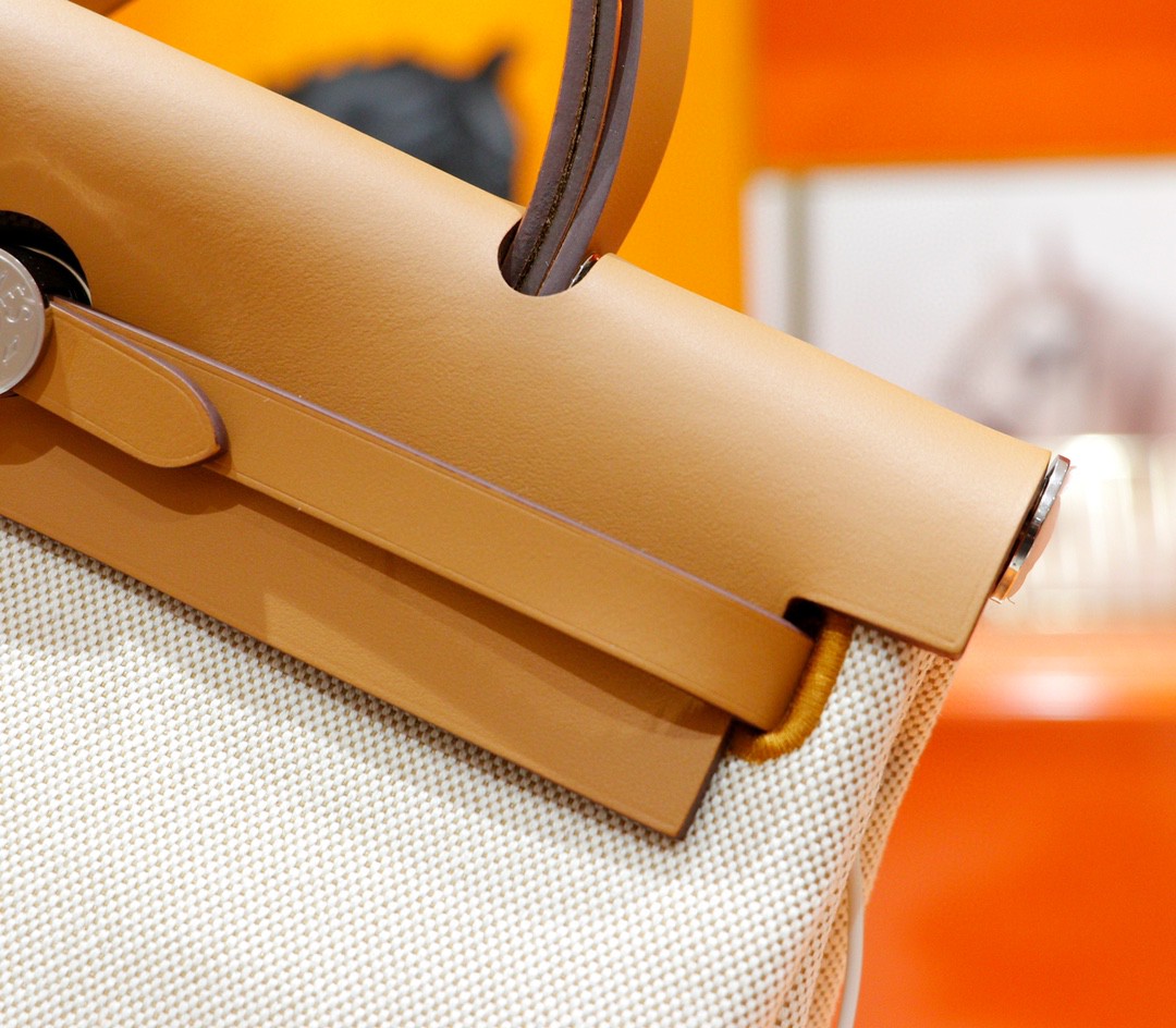 Hermès（爱马仕）Herbag 米棕色 原版帆布拼原厂皮 最高版本 银扣 31cm