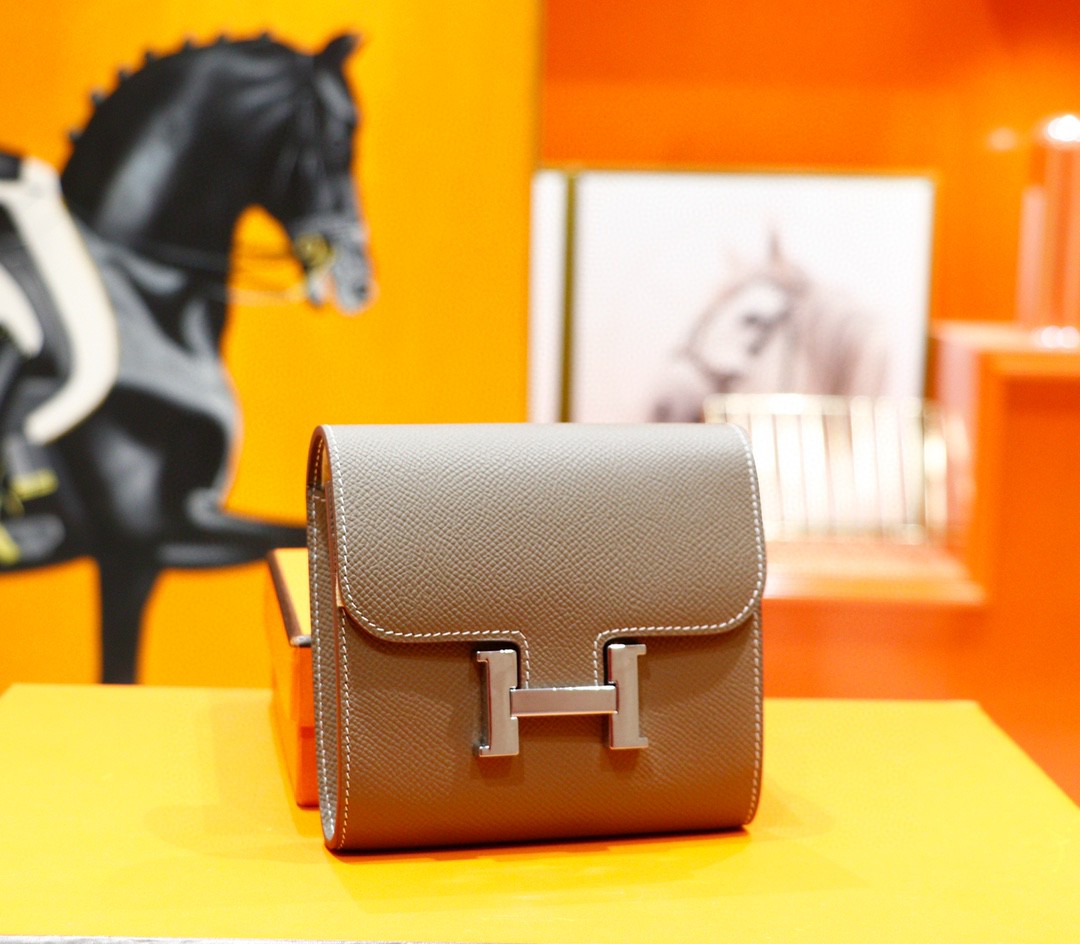 Hermès（爱马仕）Constance 短款钱包 大象灰 Epsom 全手缝 银扣
