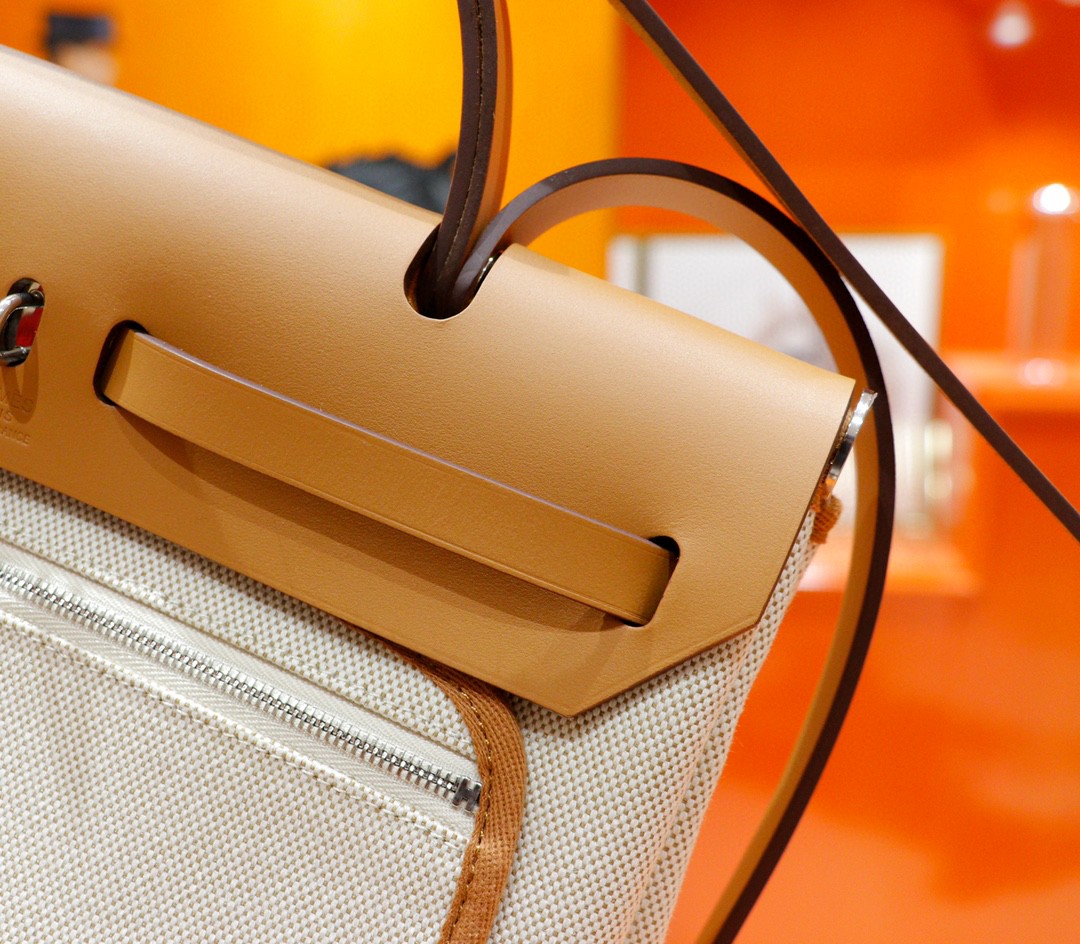 Hermès（爱马仕）Herbag 米棕色 原版帆布拼原厂皮 最高版本 银扣 31cm
