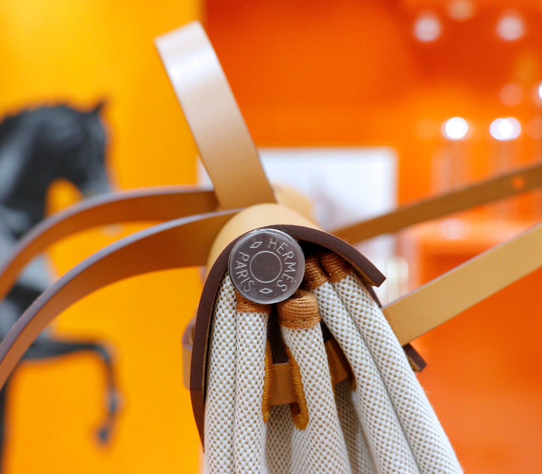 Hermès（爱马仕）Herbag 米棕色 原版帆布拼原厂皮 最高版本 银扣 31cm