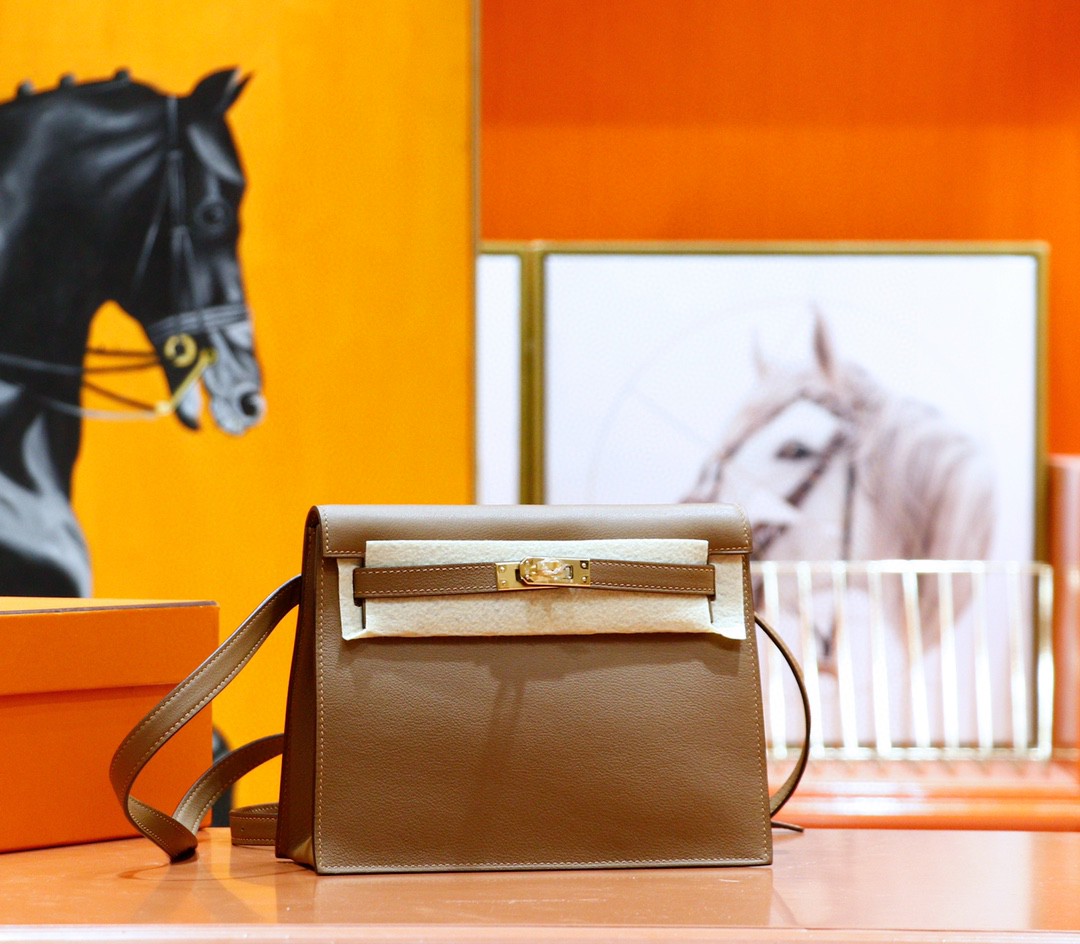Hermès（爱马仕）Kelly danse 跳舞包 威马犬米色 Evercolor 全手缝 金扣