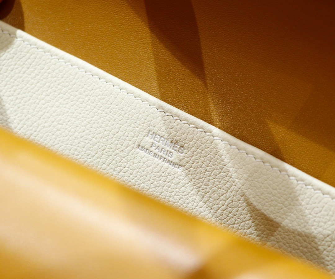 Hermès（爱马仕）Halzan Evercolor 拼 Swift 奶油白 拼 芝麻色 全手缝 银扣 25cm