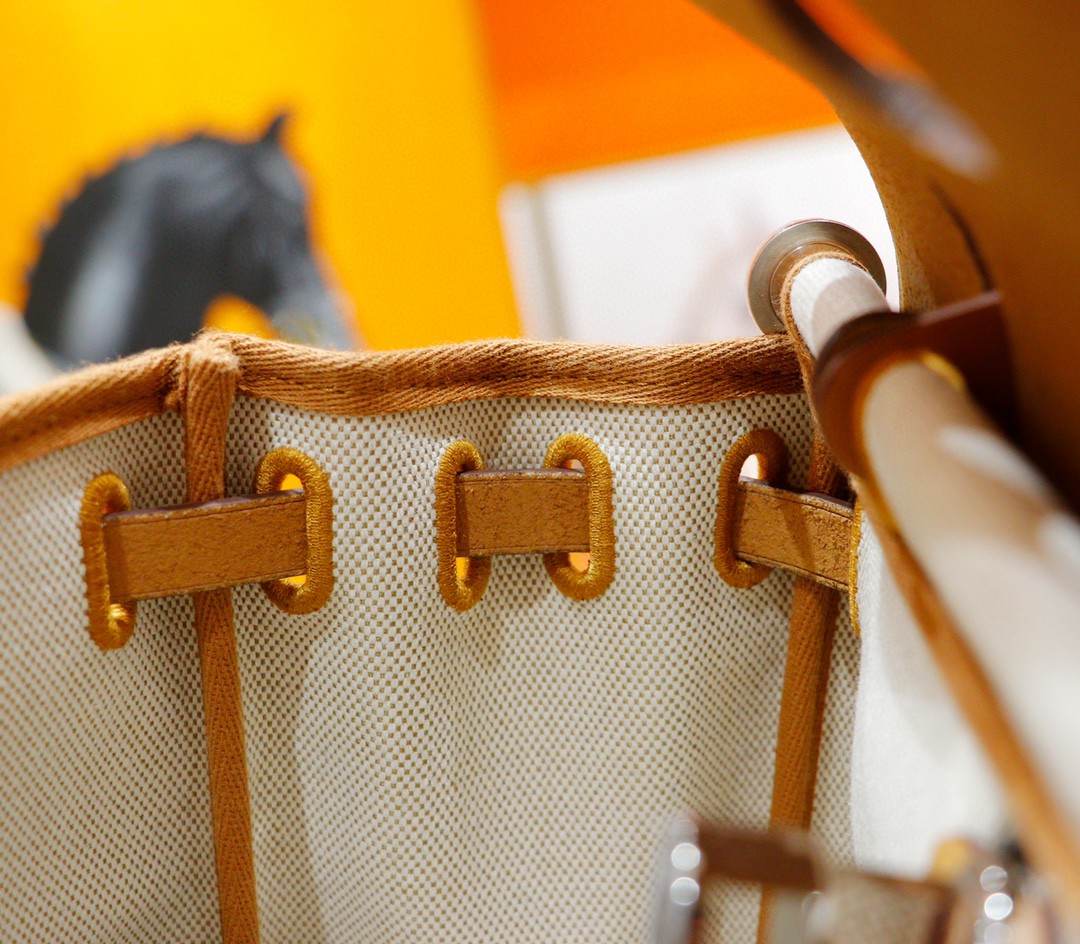 Hermès（爱马仕）Herbag 米棕色 原版帆布拼原厂皮 最高版本 银扣 31cm