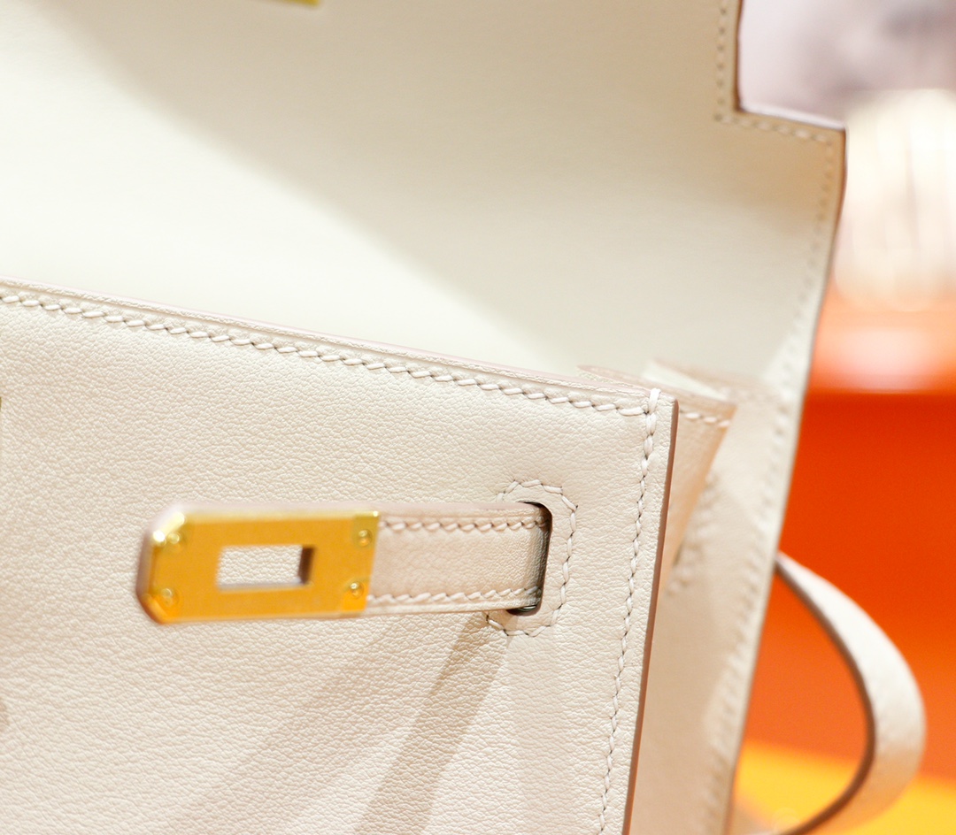 Hermès（爱马仕）Kelly Dance 跳舞包 奶昔白 Evercolor 全手缝 金扣