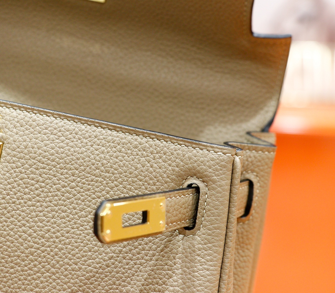 Hermès（爱马仕）Kelly 凯莉包 风衣灰 Togo 全手缝 金扣 25cm