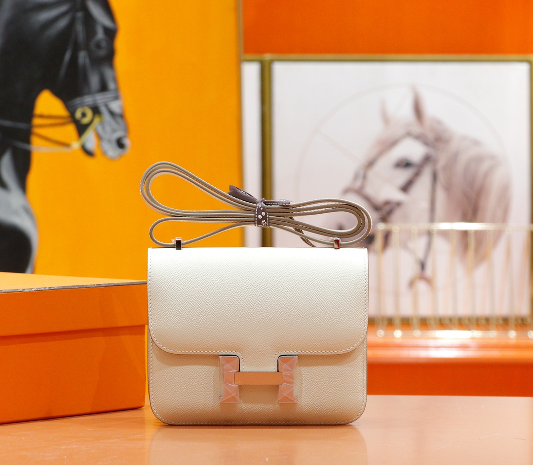 Hermès（爱马仕）Constance 空姐包 Epsom 奶昔白 全手缝 银扣 19cm