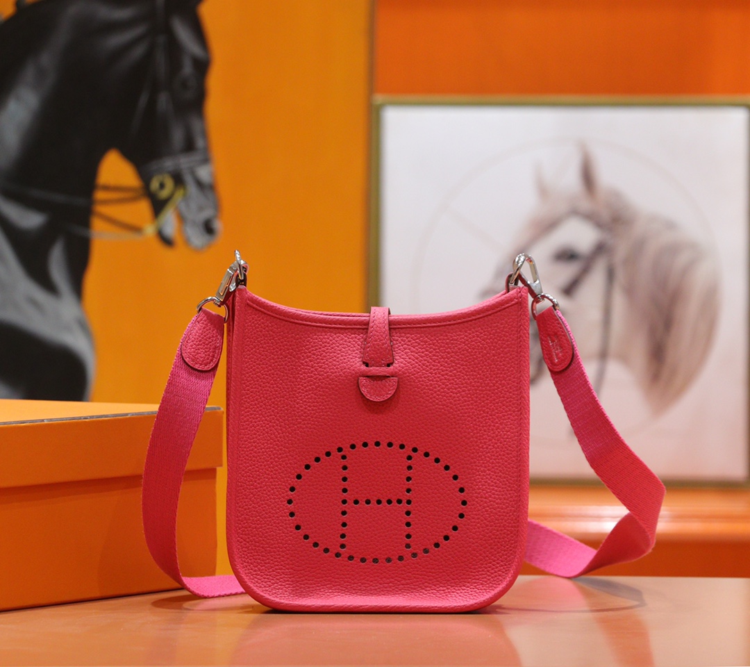 Hermès（爱马仕）Evelyne 伊芙琳 玫红色 Togo 全手缝 银扣 17cm