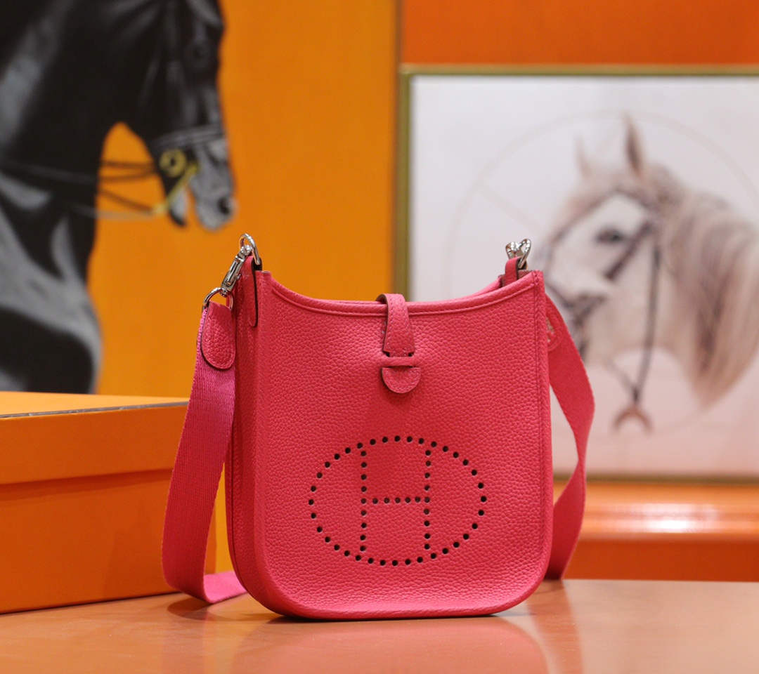 Hermès（爱马仕）Evelyne 伊芙琳 玫红色 Togo 全手缝 银扣 17cm