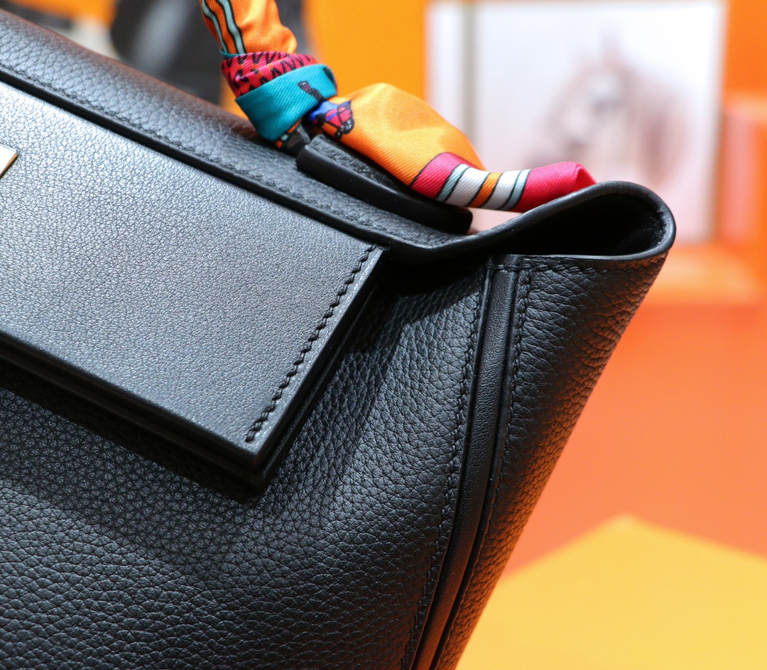 Hermès（爱马仕）H2424 黑色 Evercolor 拼 Swift 金扣 29cm 全手缝