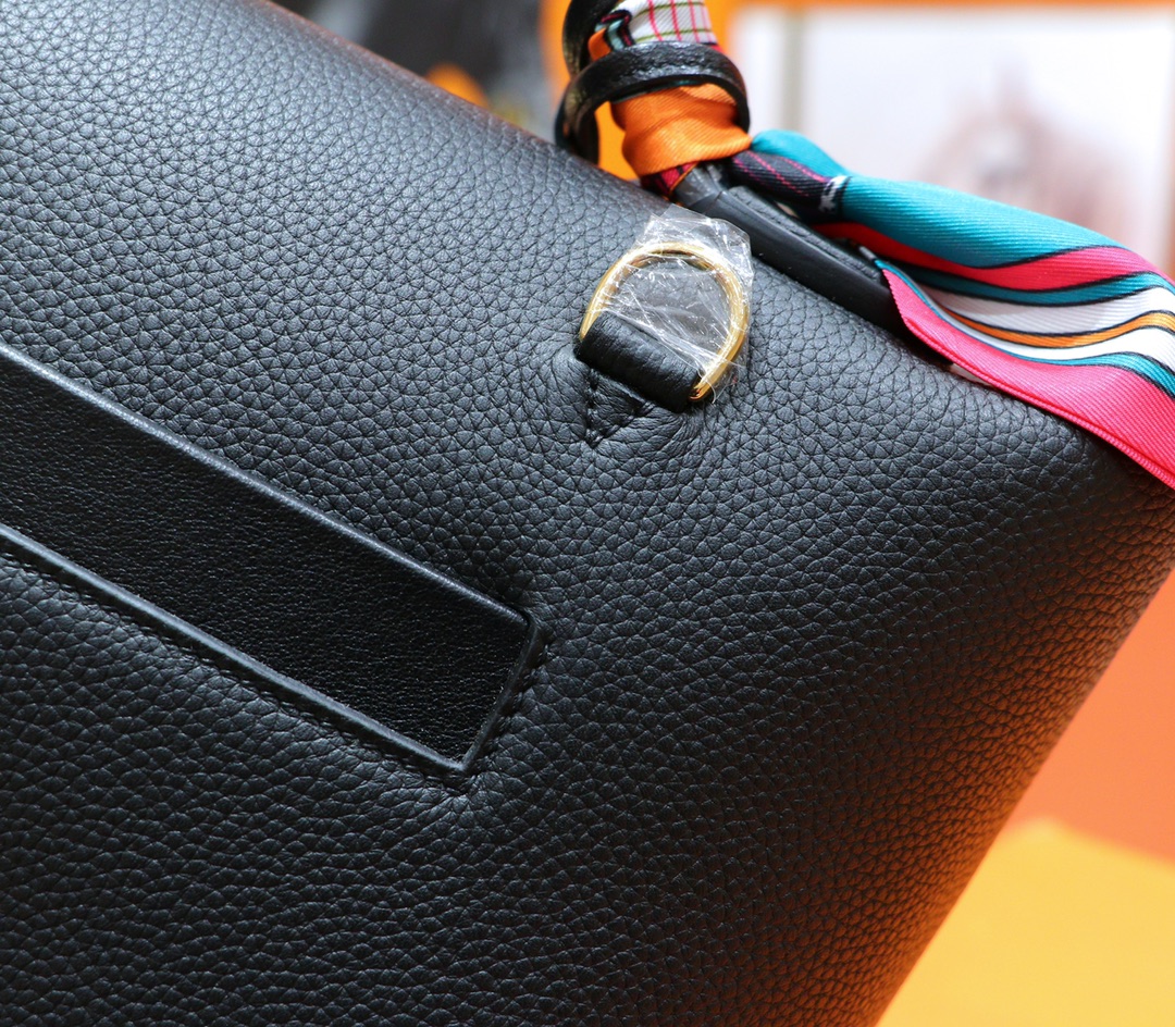 Hermès（爱马仕）H2424 黑色 Evercolor 拼 Swift 金扣 29cm 全手缝