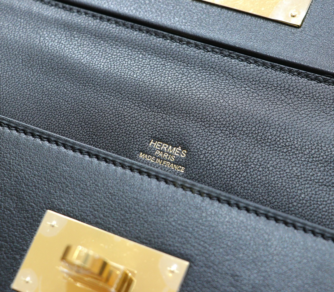 Hermès（爱马仕）H2424 黑色 Evercolor 拼 Swift 金扣 29cm 全手缝