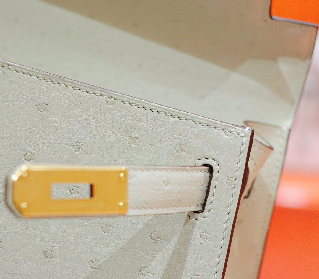 Hermès（爱马仕）Kelly 凯莉包 羊毛白 南非鸵鸟皮 全手缝 金扣 28cm