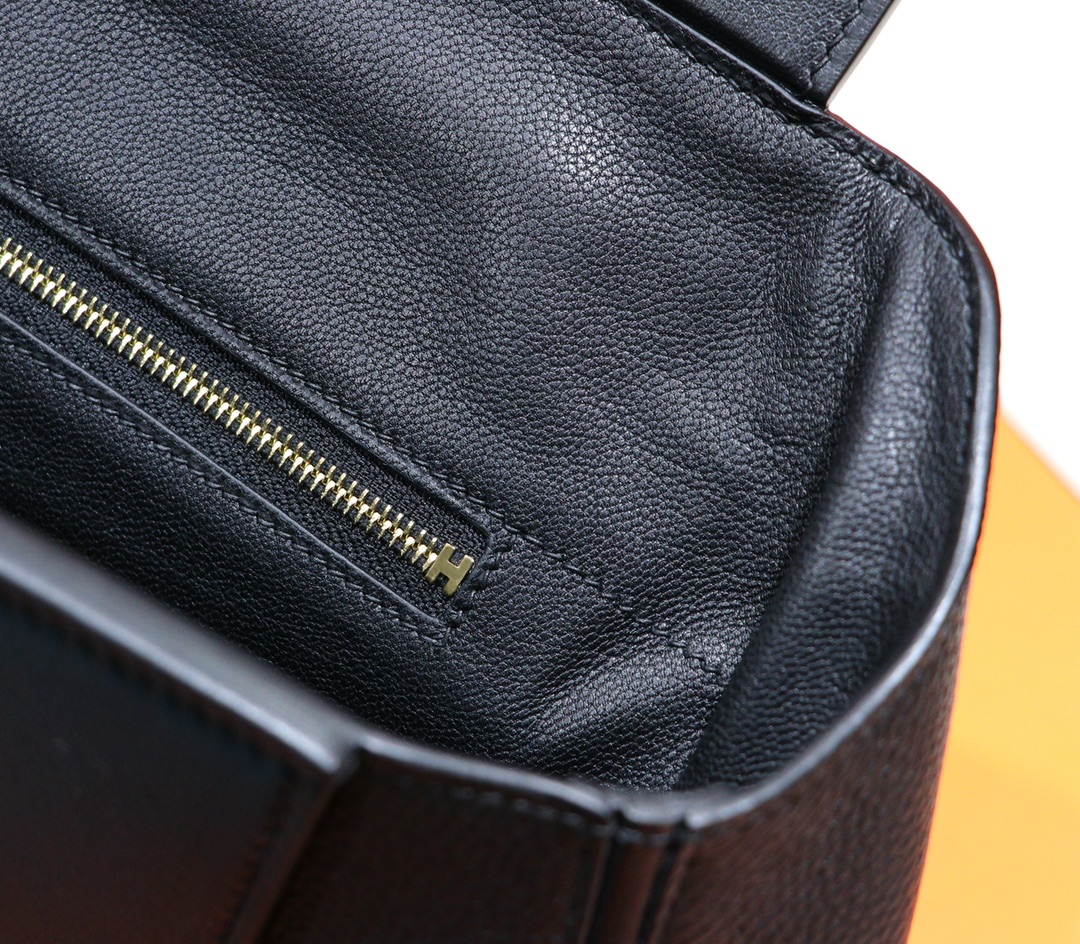 Hermès（爱马仕）H2424 黑色 Evercolor 拼 Swift 金扣 29cm 全手缝