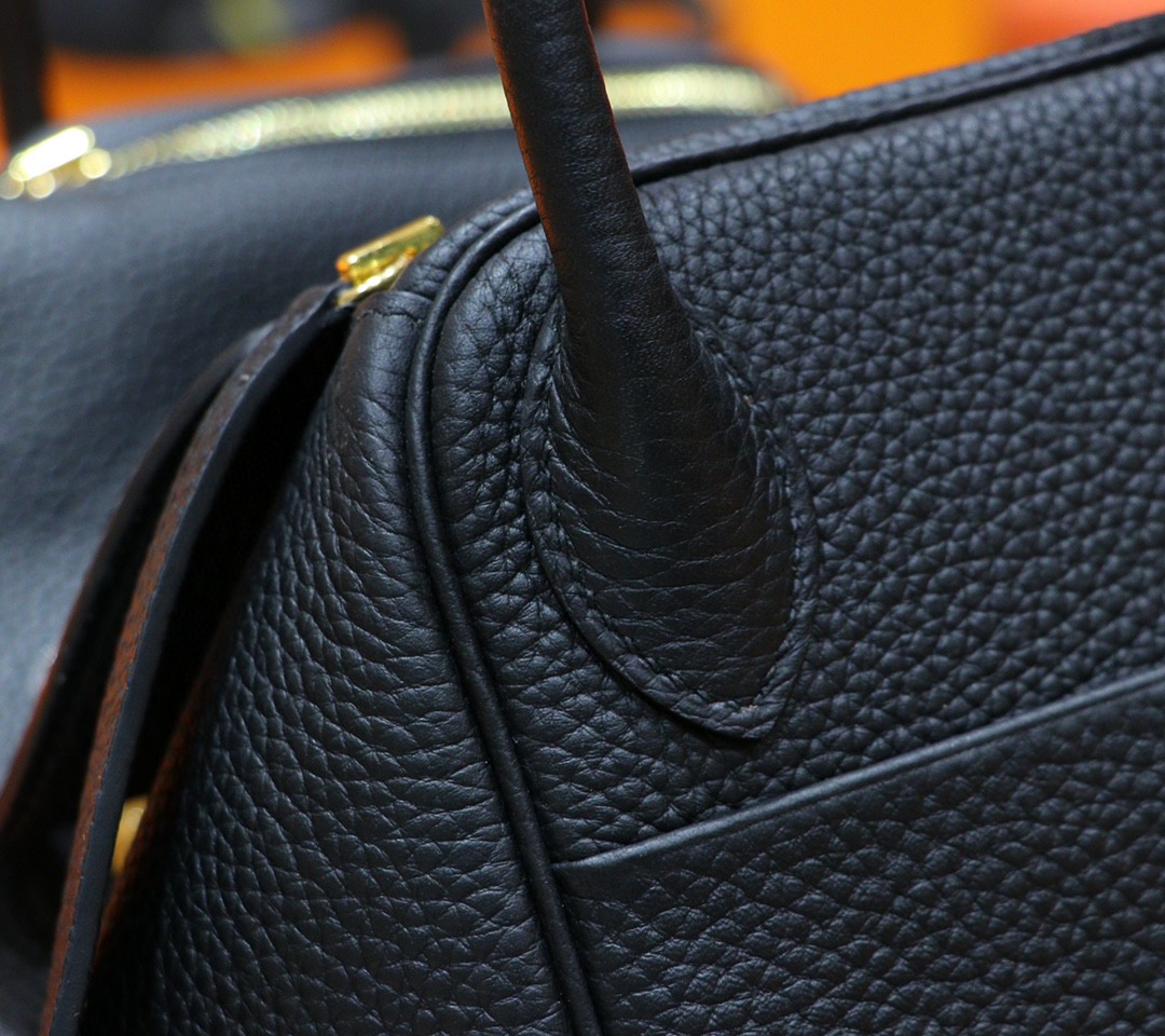 Hermès（爱马仕）Lindy 琳迪包 黑色 Togo 全手缝 小牛皮 金扣 30cm