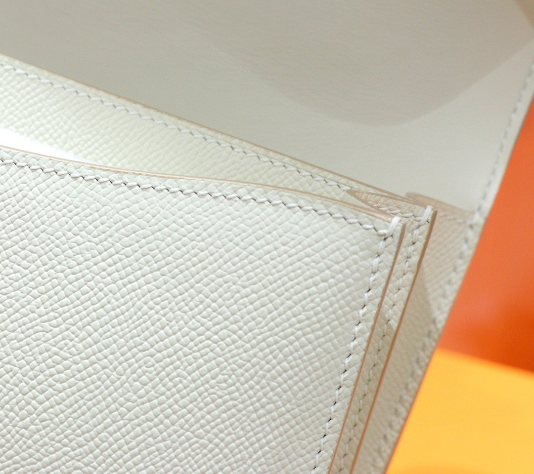 Hermès（爱马仕）Constance 空姐包 奶昔白 Epsom 小牛皮 全手缝 金扣 24cm
