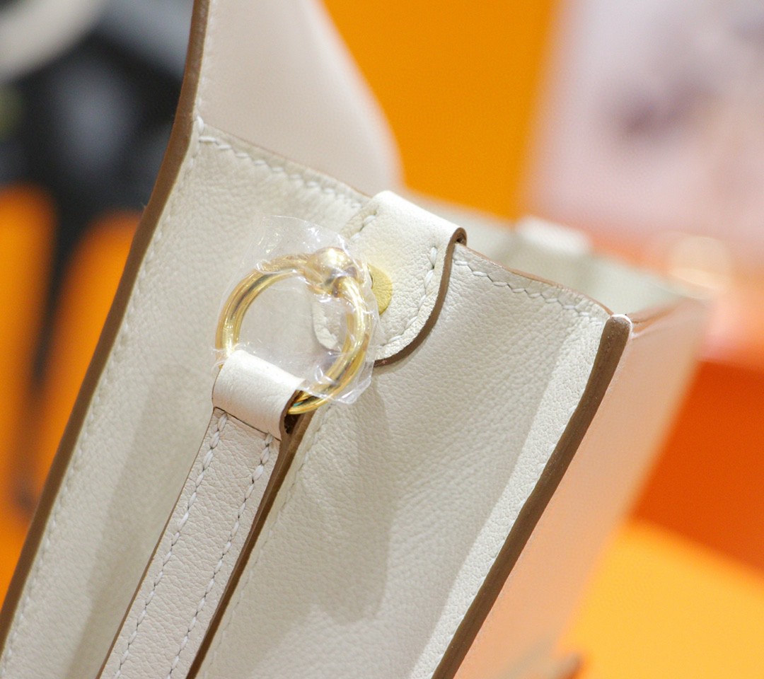 Hermès（爱马仕）Roulis 猪鼻子 奶昔白 Evercolor 全手缝 金扣 19cm