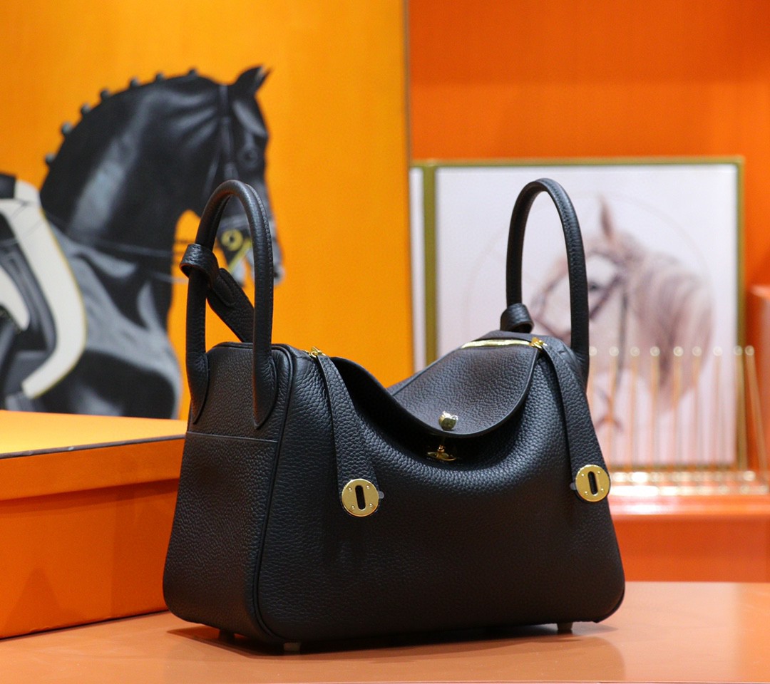 Hermès（爱马仕）Lindy 琳迪包 黑色 Togo 全手缝 小牛皮 金扣 30cm