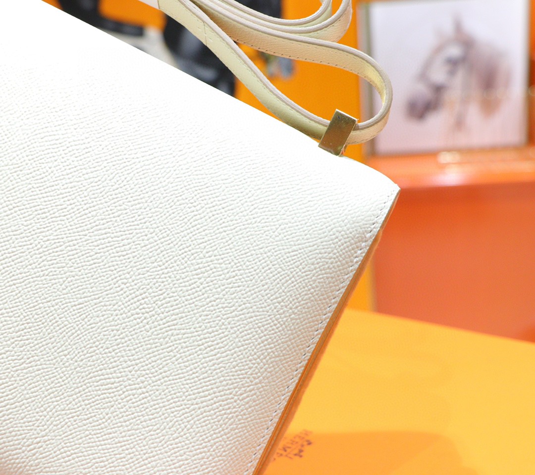 Hermès（爱马仕）Constance 空姐包 奶昔白 Epsom 小牛皮 全手缝 金扣 24cm