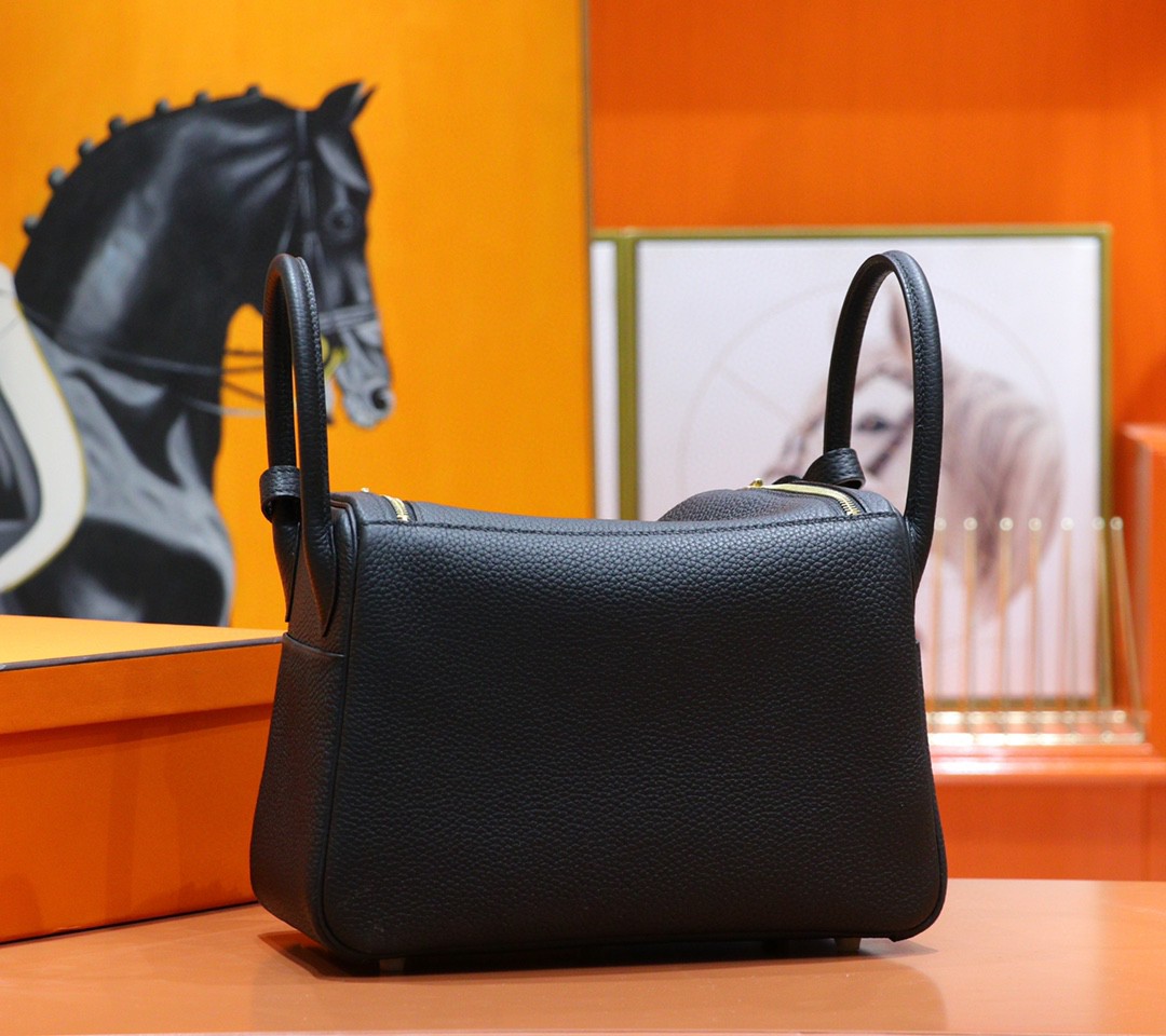 Hermès（爱马仕）Lindy 琳迪包 黑色 Togo 全手缝 小牛皮 金扣 30cm