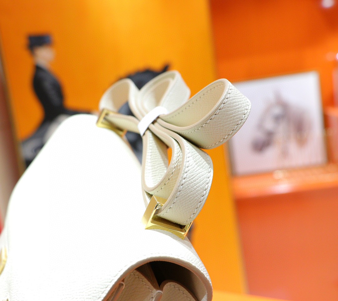 Hermès（爱马仕）Constance 空姐包 奶昔白 Epsom 小牛皮 全手缝 金扣 24cm