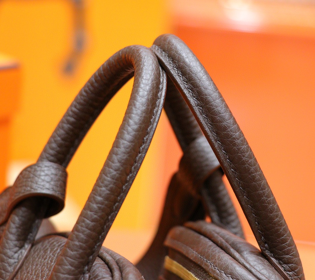 Hermès（爱马仕）Mini Lindy 迷你琳迪包 乌木色 Togo 小牛皮 全手缝 金扣 20cm