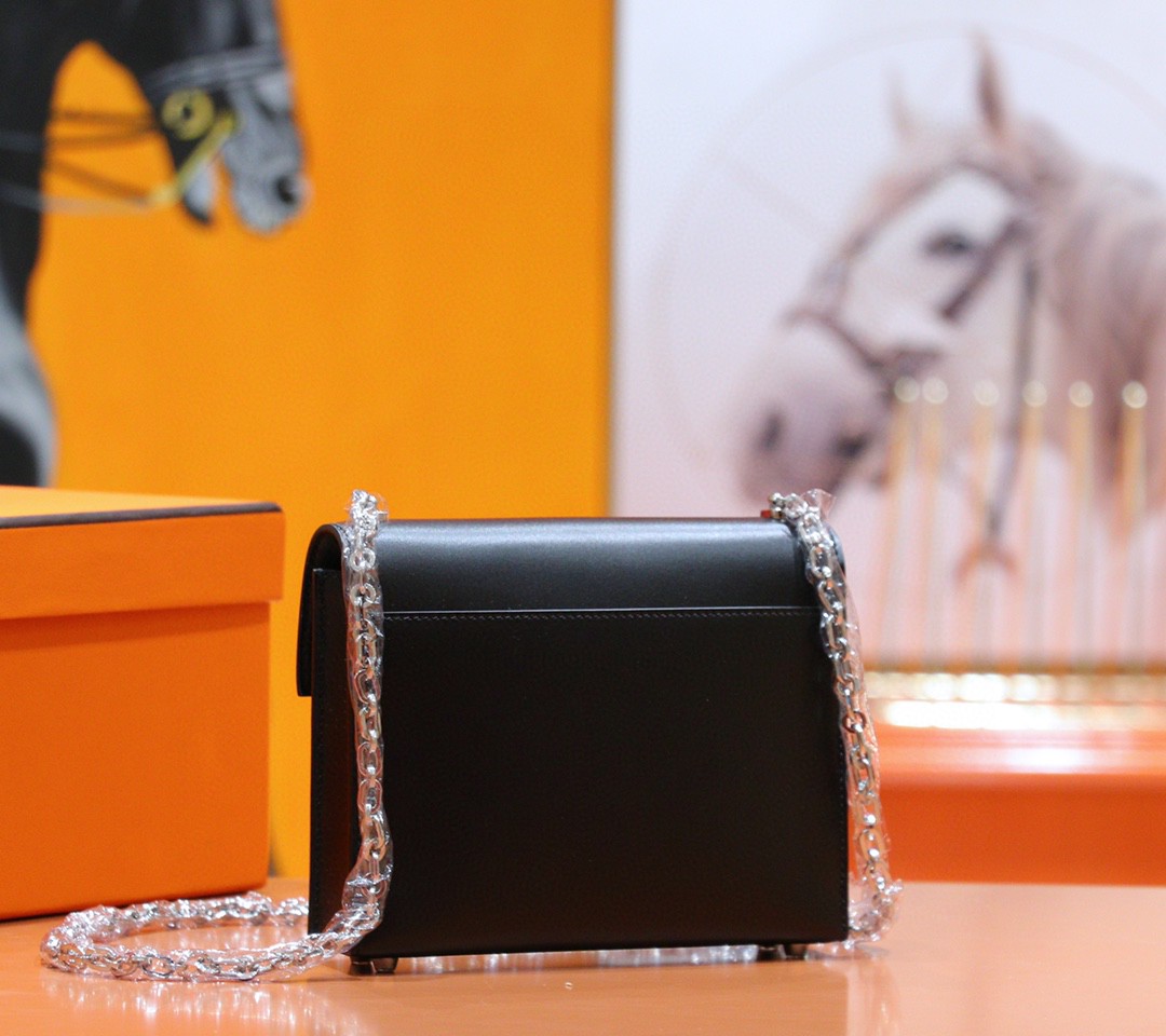 Hermès（爱马仕）Verrou 插销包 黑色 Box 小牛皮 全手缝 银扣 17cm
