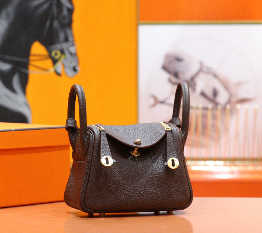 Hermès（爱马仕）Mini Lindy 迷你琳迪包 乌木色 Togo 小牛皮 全手缝 金扣 20cm