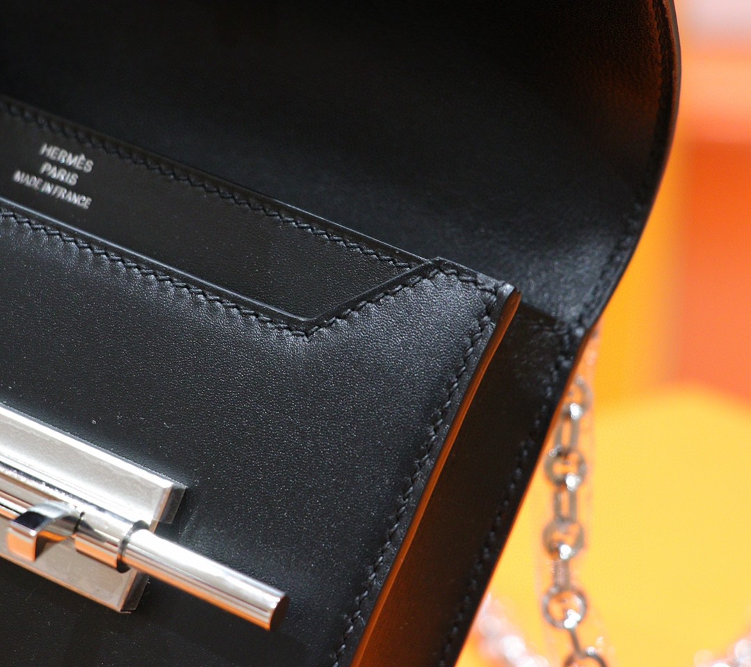 Hermès（爱马仕）Verrou 插销包 黑色 Box 小牛皮 全手缝 银扣 17cm